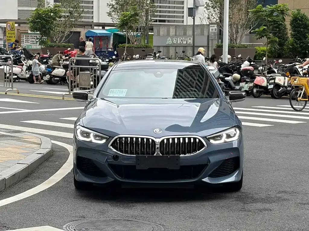 BMW 8 Series — фото 5