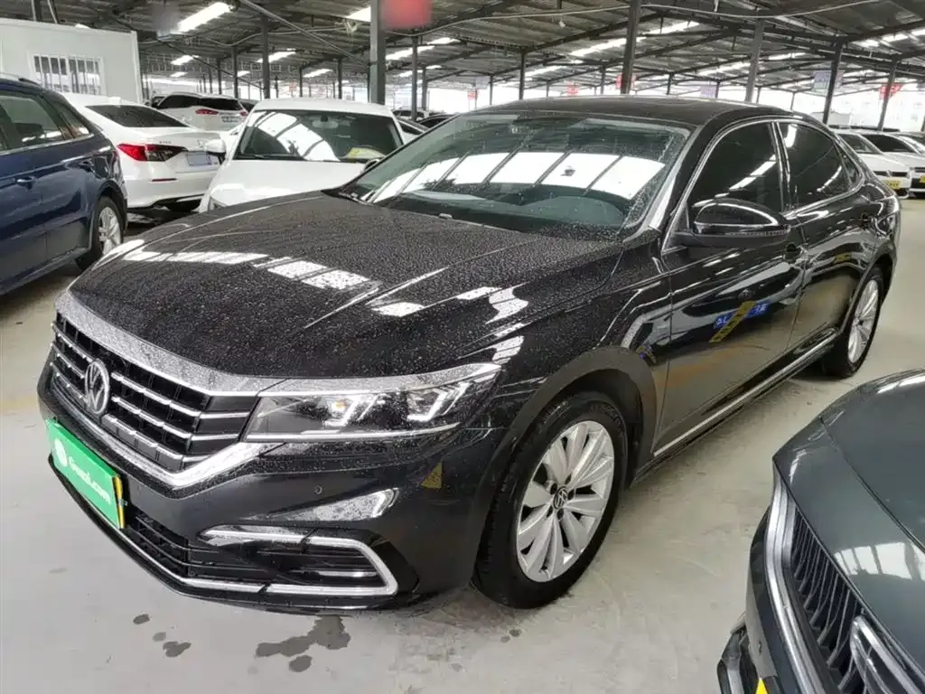 Volkswagen Passat — фото 1
