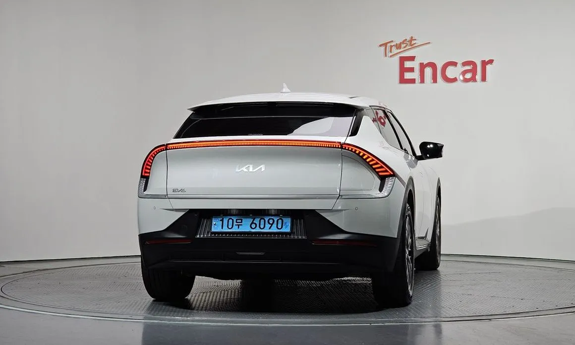 Kia EV6 — фото 10