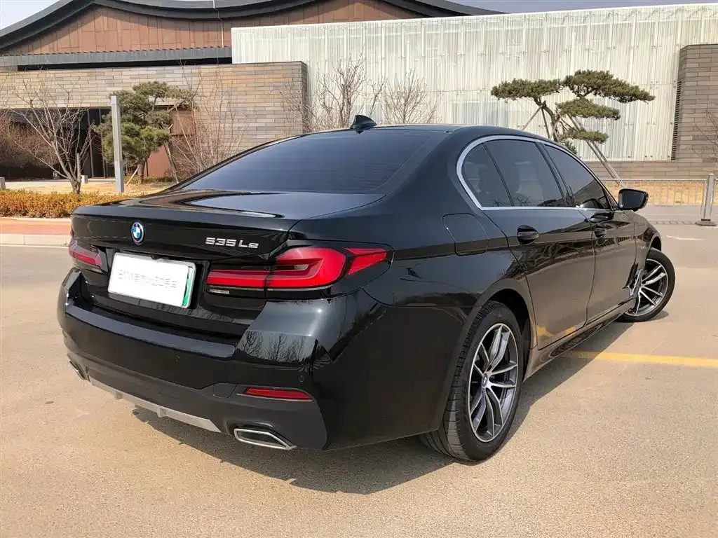 BMW 5 Series New Energy — фото 9