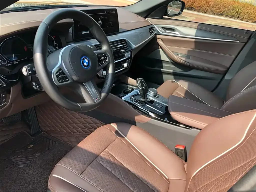BMW 5 Series New Energy — фото 4