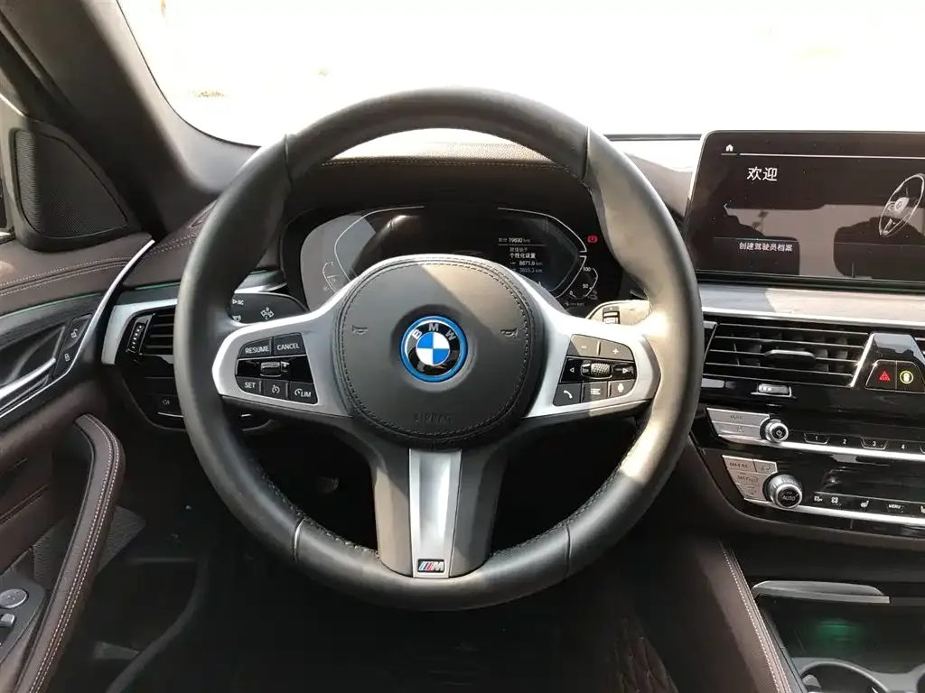 BMW 5 Series New Energy — фото 5