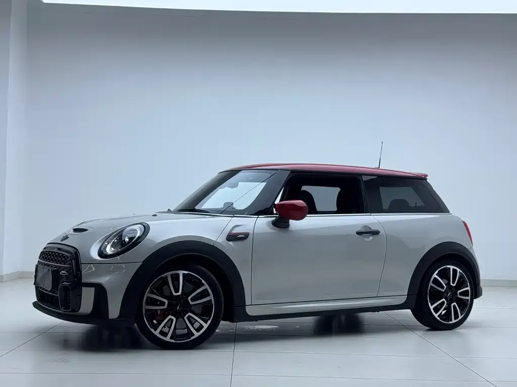 MINI JCW (John Cooper Works) — фото 1