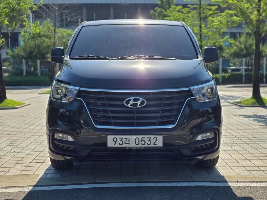 Hyundai Starex — фото 1