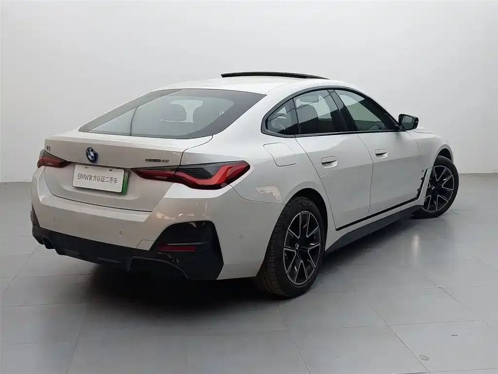 BMW i4 — фото 3