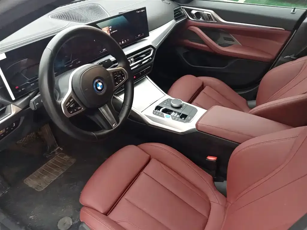 BMW i4 — фото 10