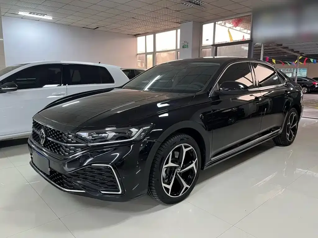 Volkswagen Passat — фото 1
