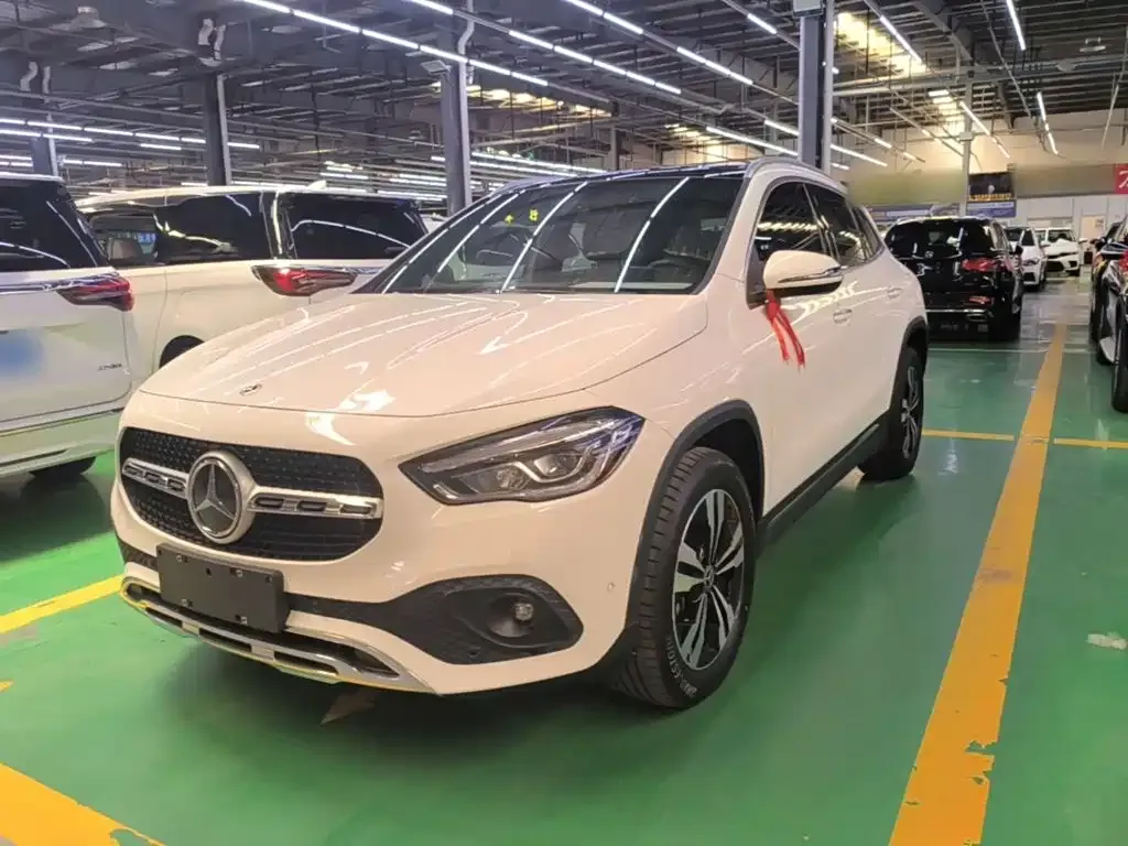 Mercedes-Benz GLA — фото 1