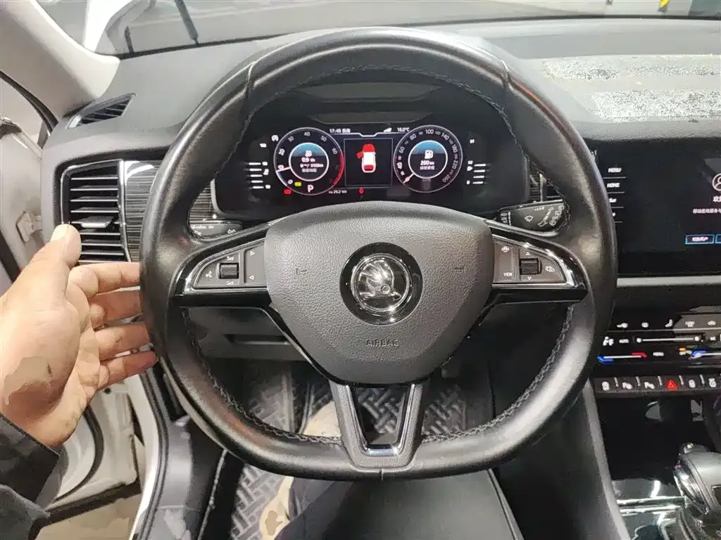 Skoda Kodiaq — фото 10