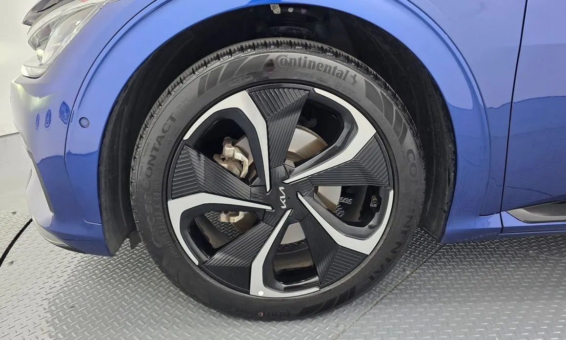 Kia EV6 — фото 8