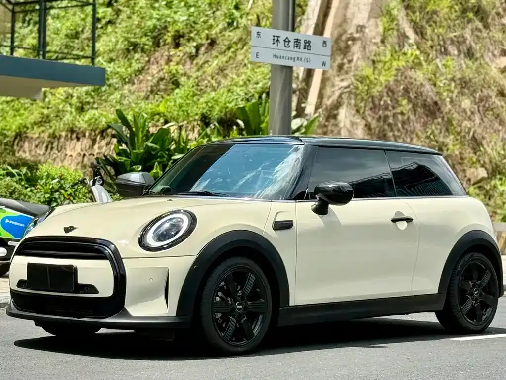 MINI Cooper (3-door) — фото 1