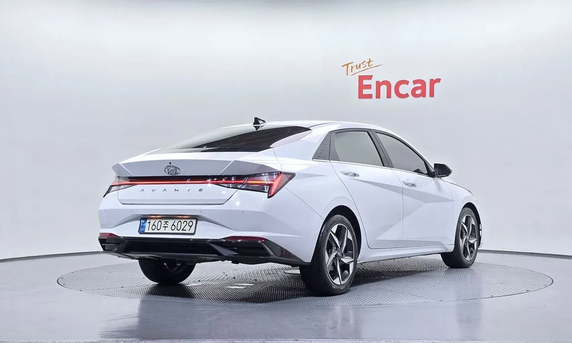 Hyundai AVANTE — фото 3
