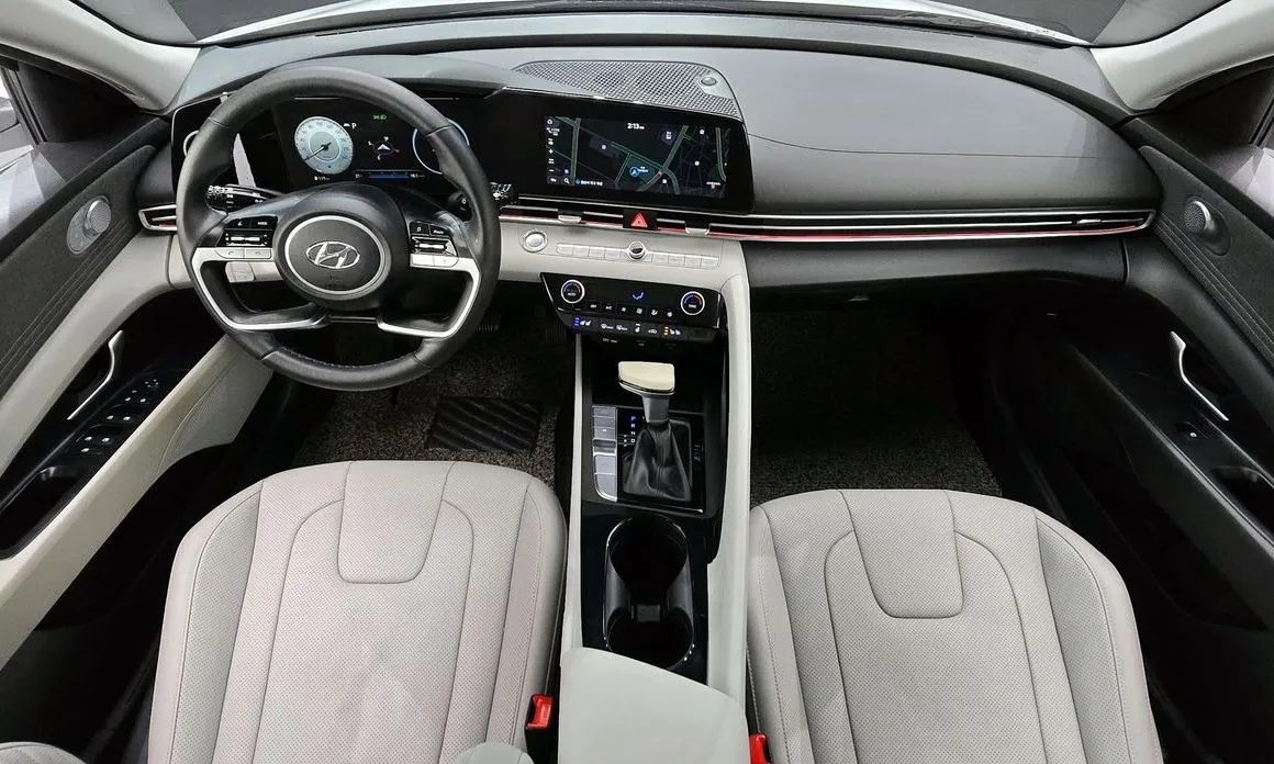 Hyundai AVANTE — фото 4