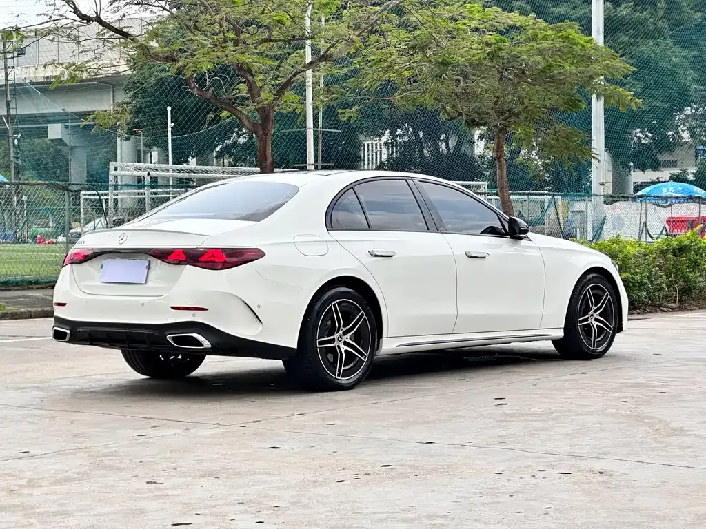 Mercedes-Benz E-Class (Import) — фото 4