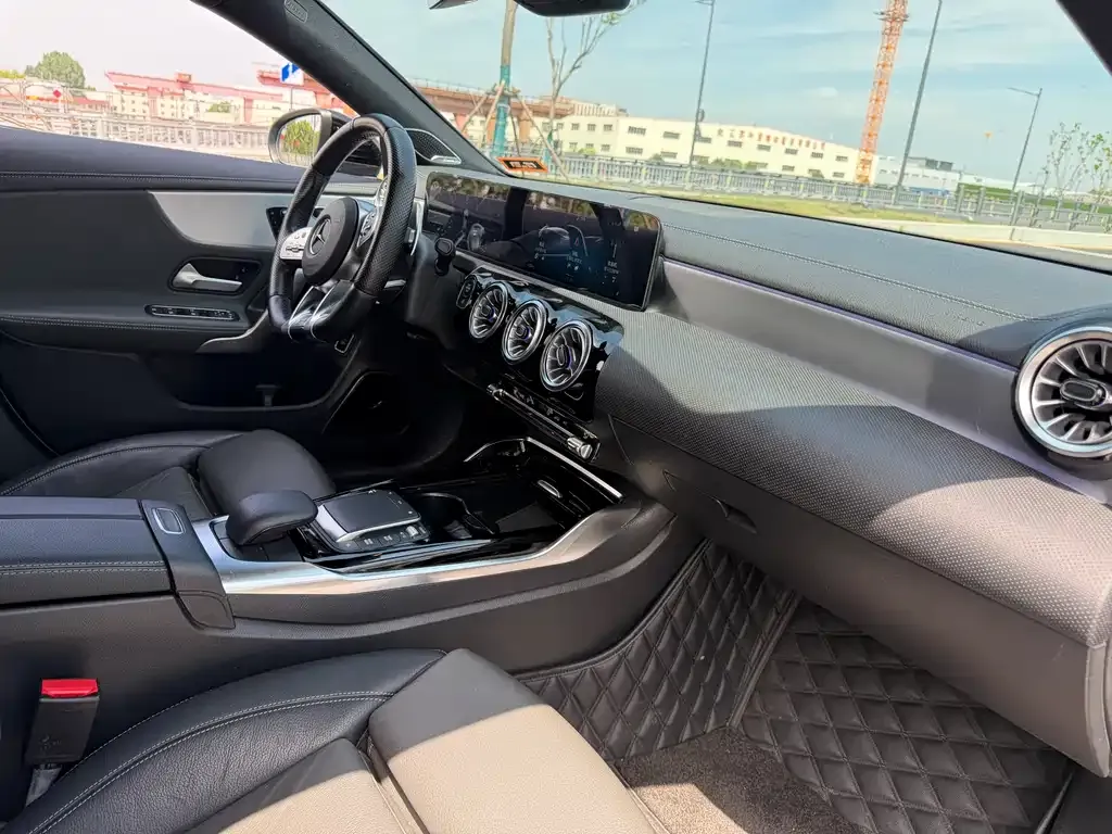 Mercedes-Benz CLA AMG — фото 5