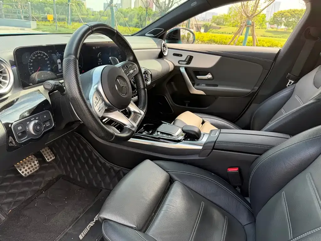 Mercedes-Benz CLA AMG — фото 7
