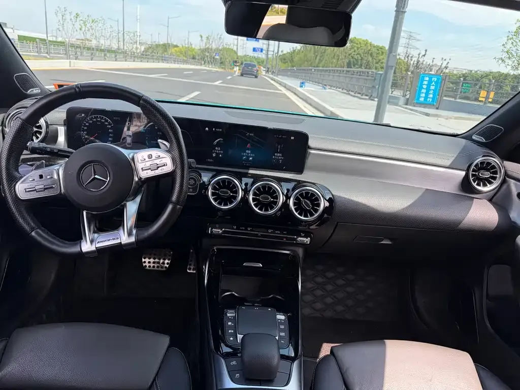 Mercedes-Benz CLA AMG — фото 4