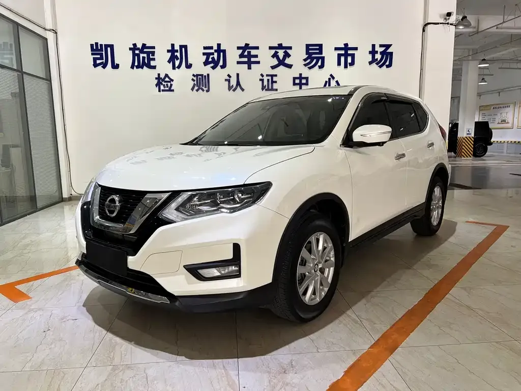 Nissan X-Trail — фото 1