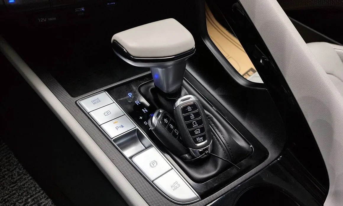 Hyundai AVANTE — фото 4