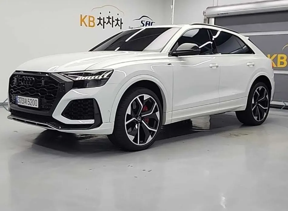 Audi RSQ8 — фото 1