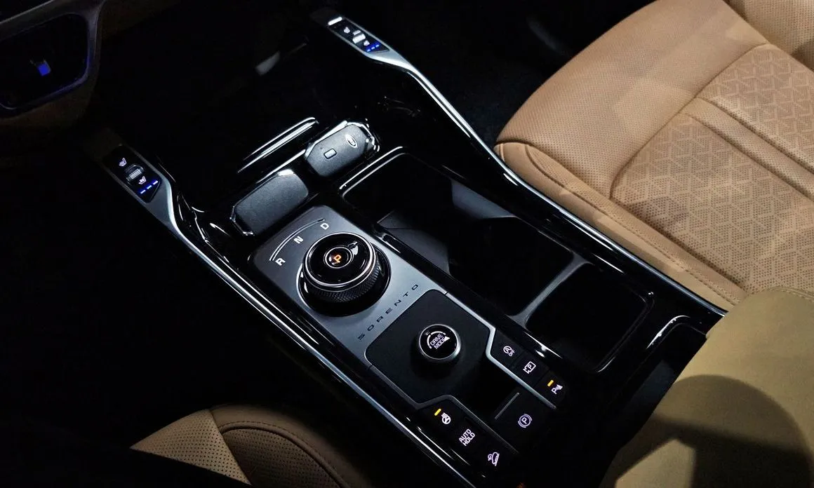 Kia Sorento — фото 6