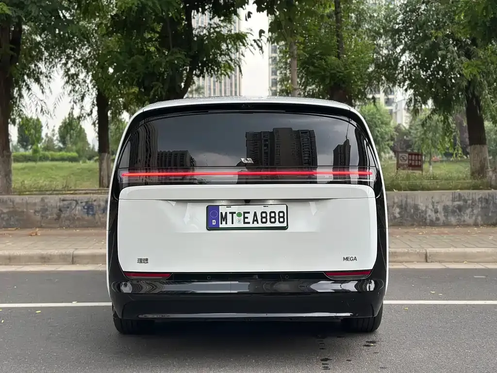 Li Auto MEGA — фото 2