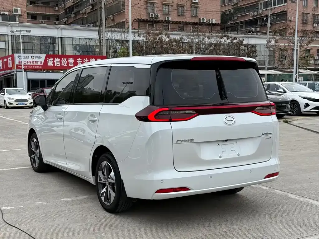 GAC Motor Trumpchi M6 — фото 5