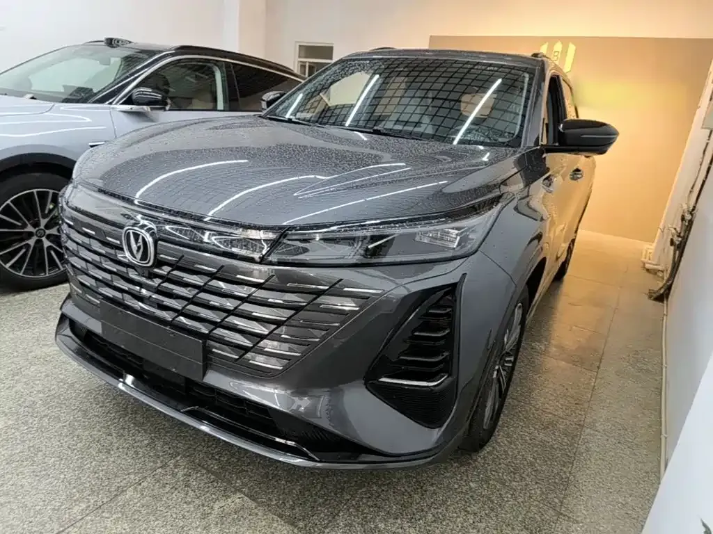 Changan CS75PLUS — фото 1