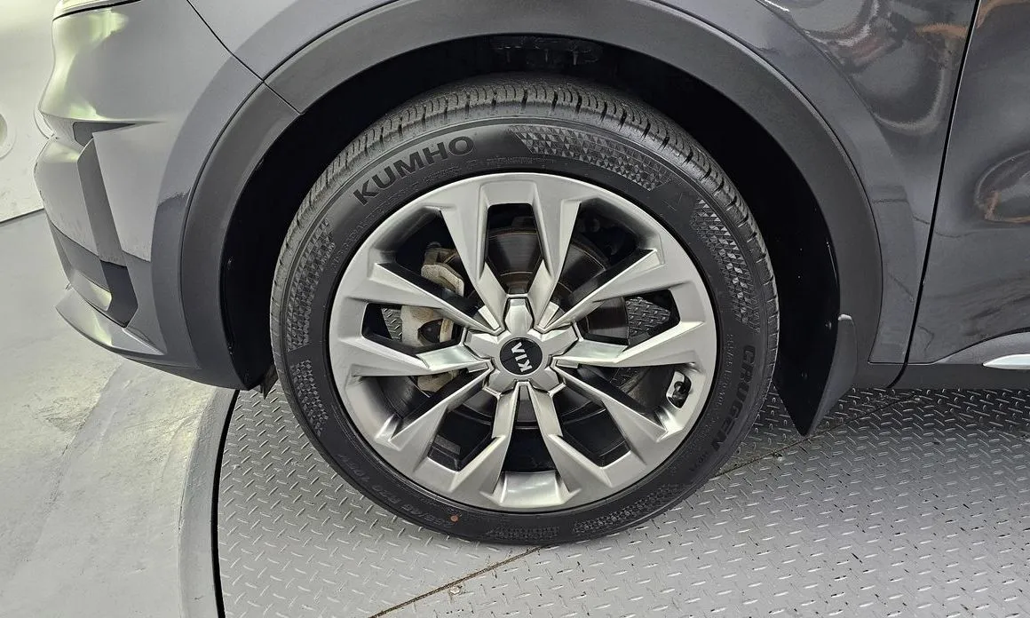 Kia Sorento — фото 8