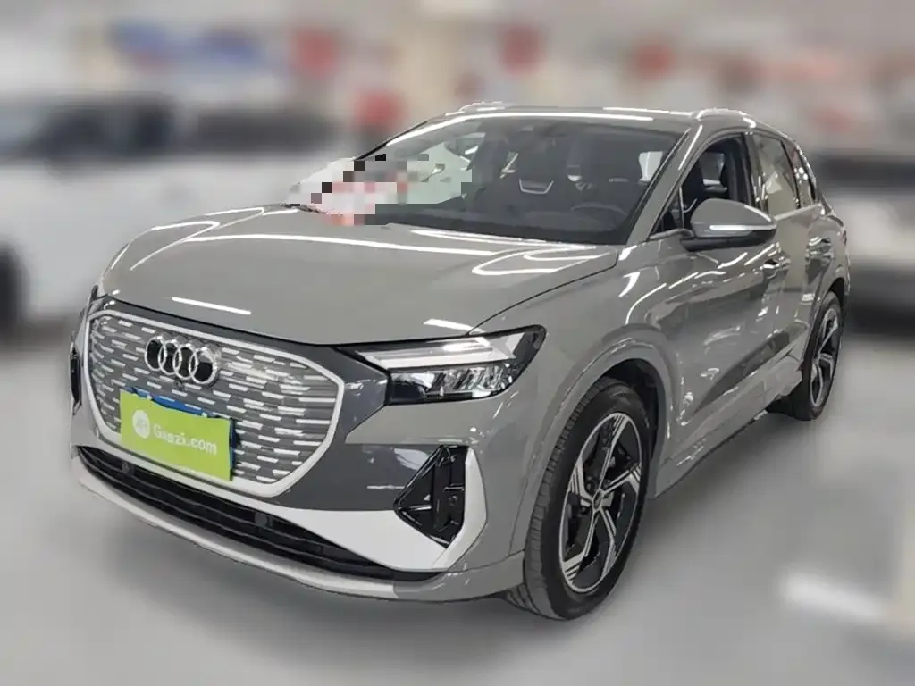 Audi Q4 e-tron — фото 1