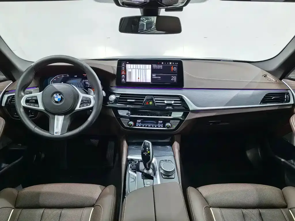 BMW 5 Series — фото 10