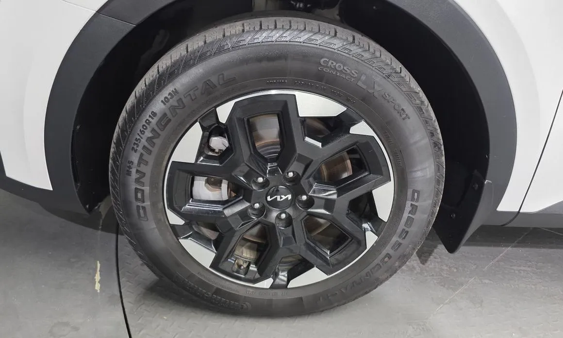 Kia Sorento — фото 9