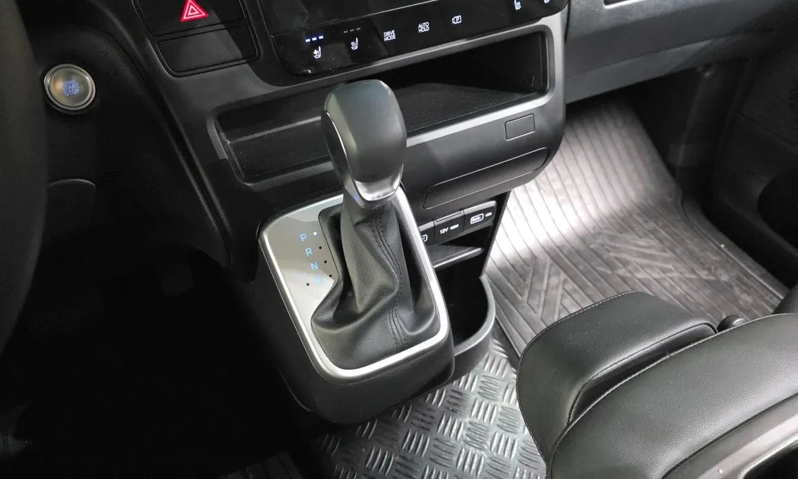 Hyundai Staria — фото 3
