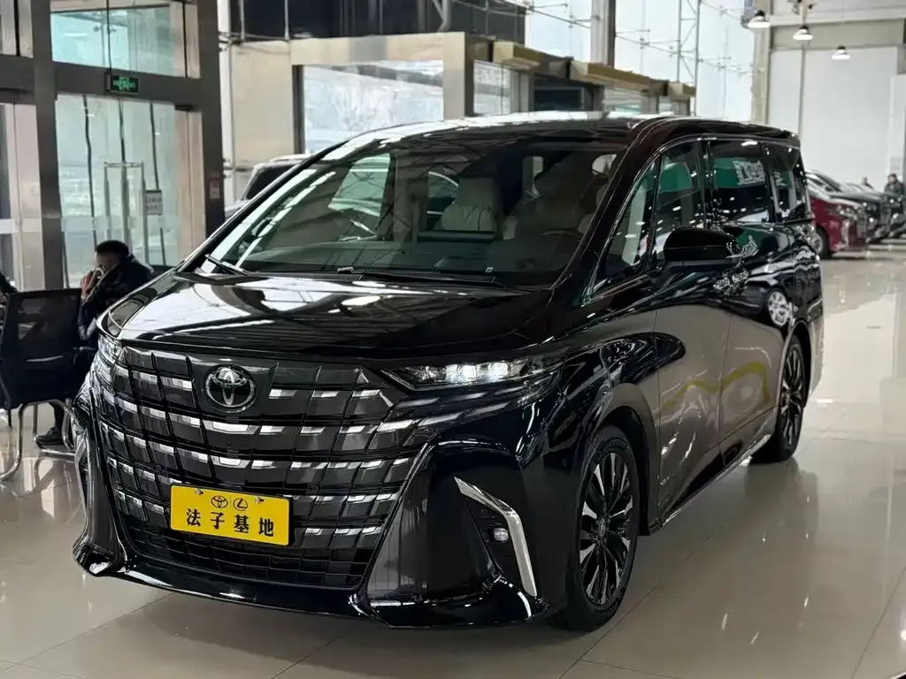 Toyota Alphard — фото 2