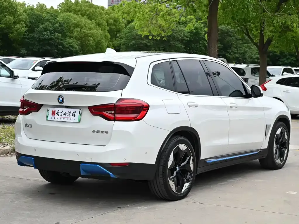 BMW iX3 — фото 2