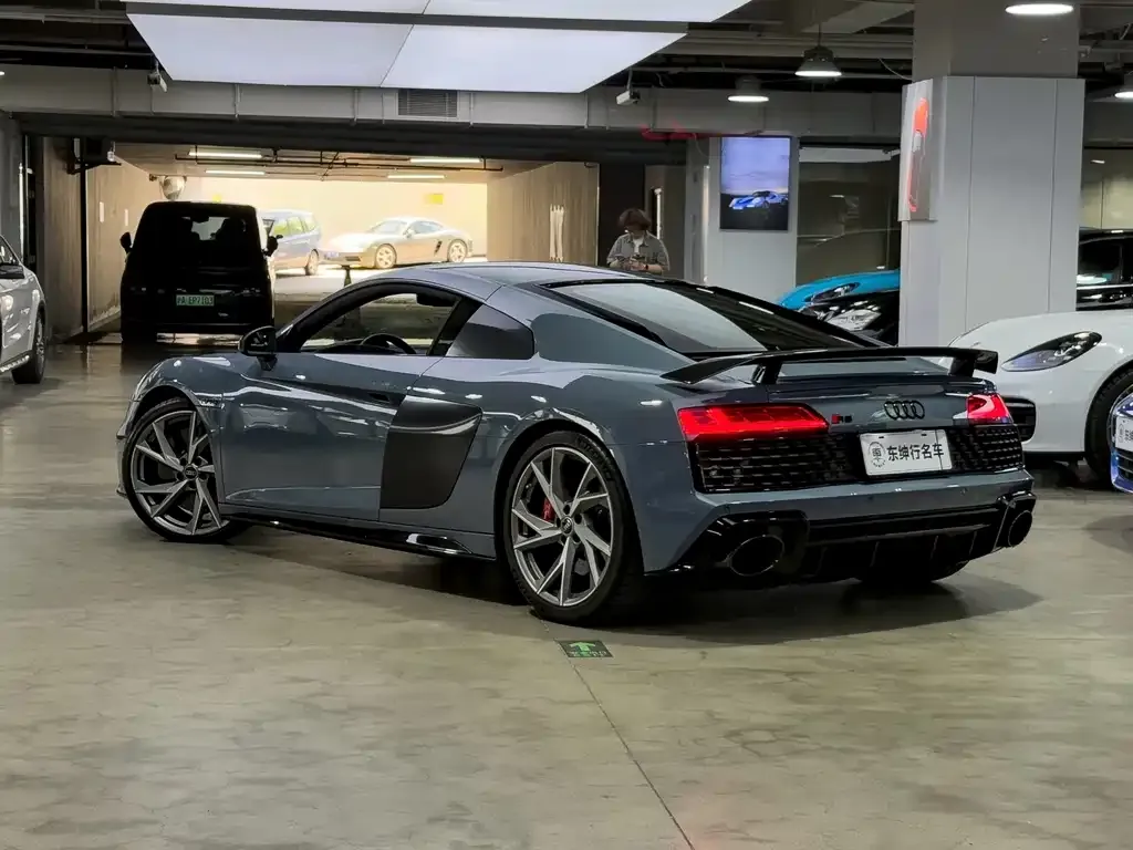 Audi R8 — фото 5