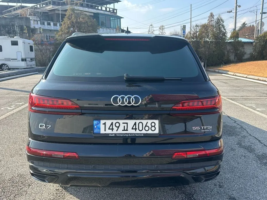 Audi Q7 — фото 10