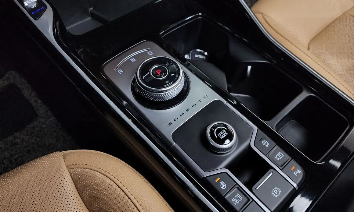 Kia Sorento — фото 10