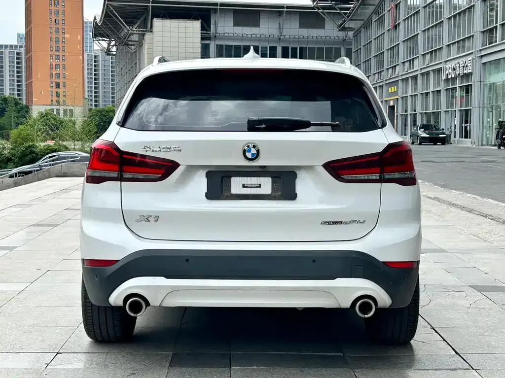 BMW X1 — фото 8