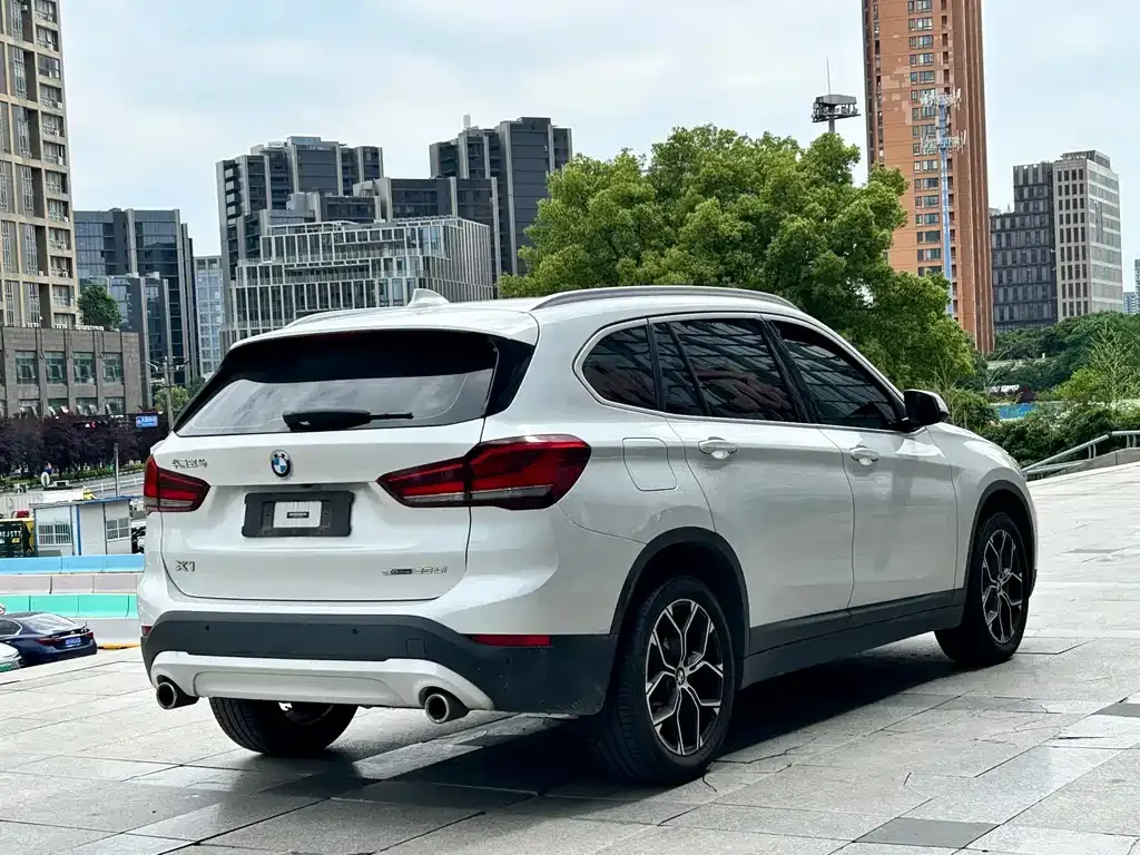 BMW X1 — фото 9