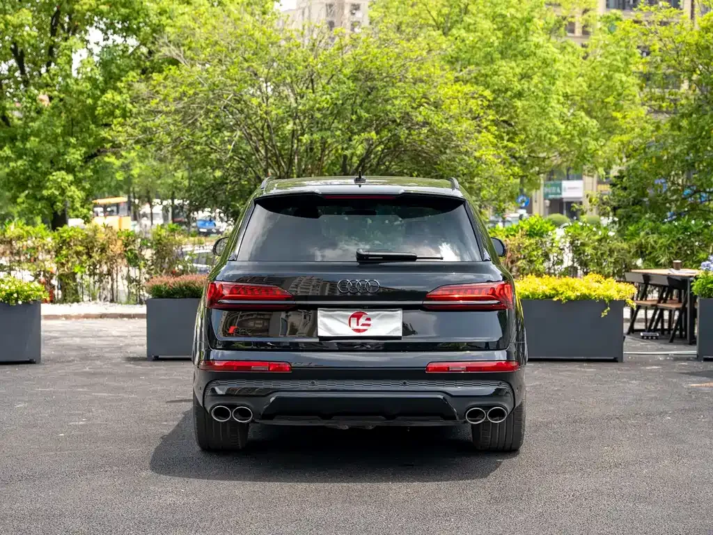 Audi SQ7 — фото 5