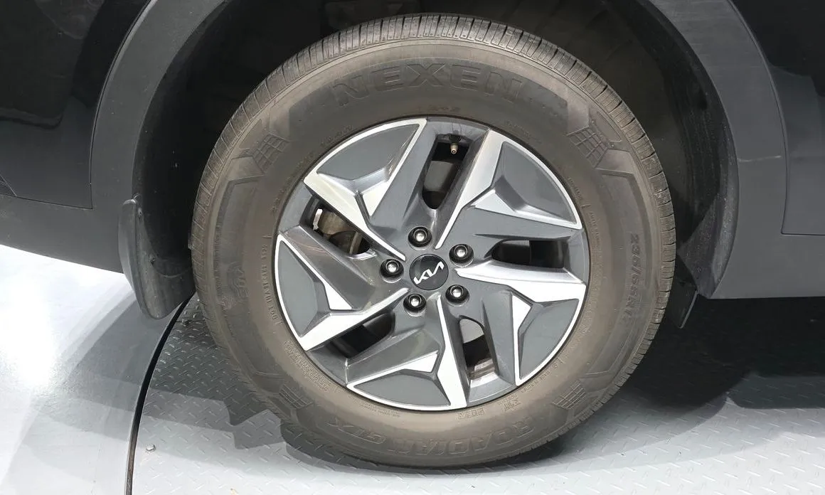 Kia Sorento — фото 5