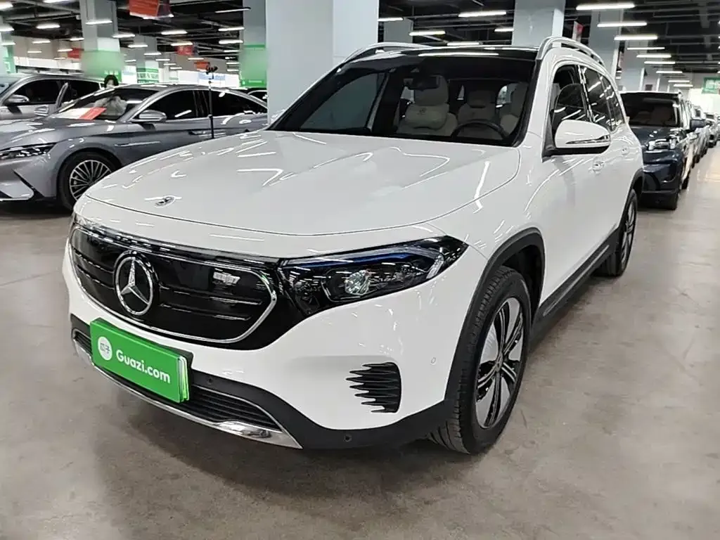 Mercedes-Benz EQB — фото 1