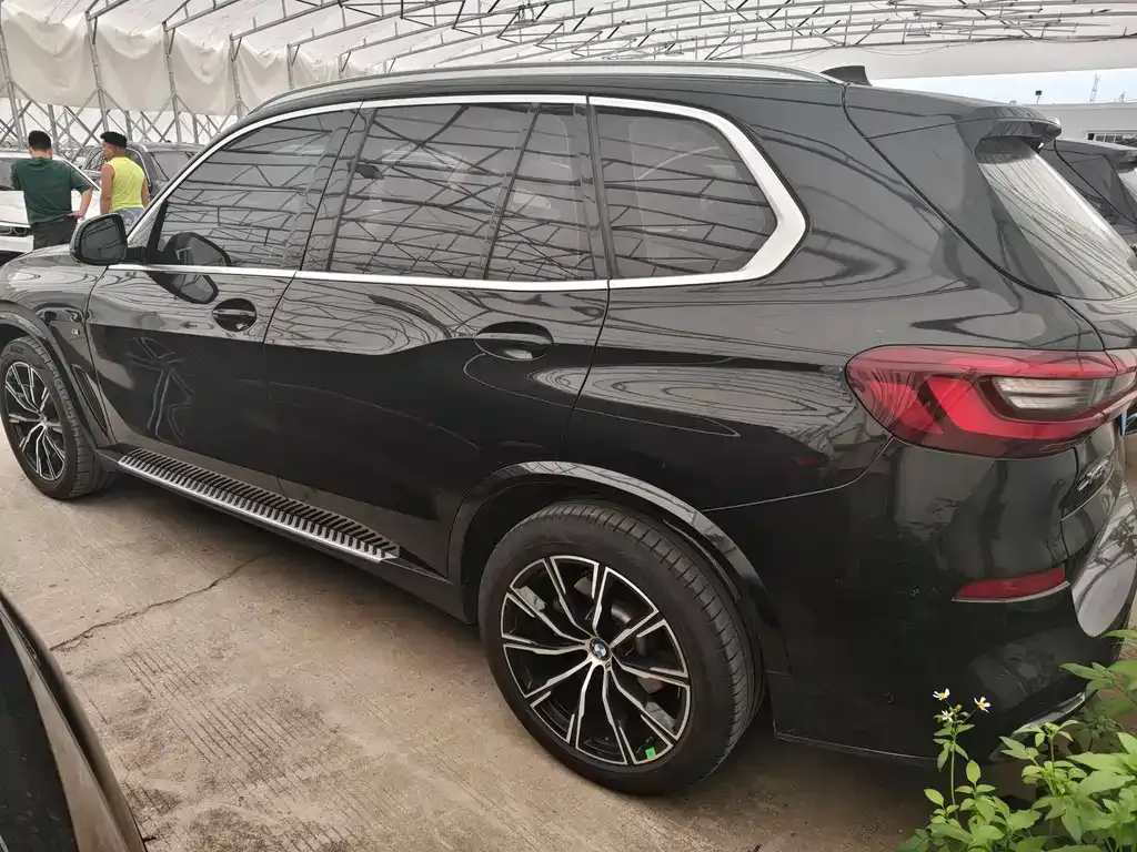 BMW X5 (Import) — фото 2