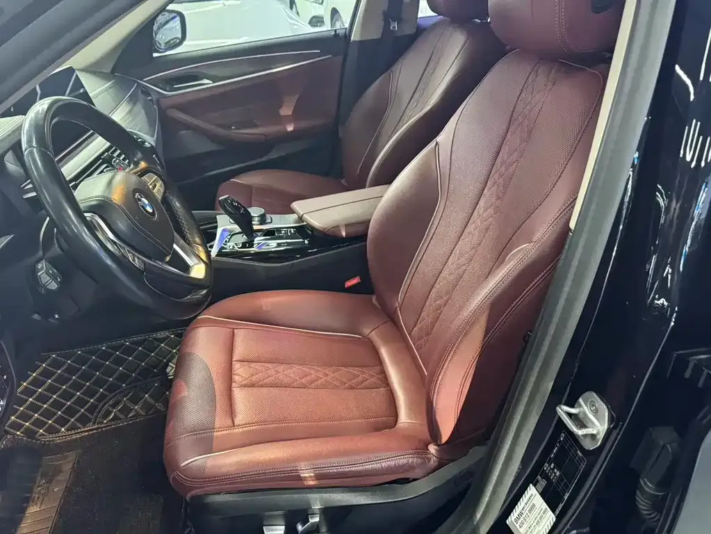 BMW 5 Series — фото 10