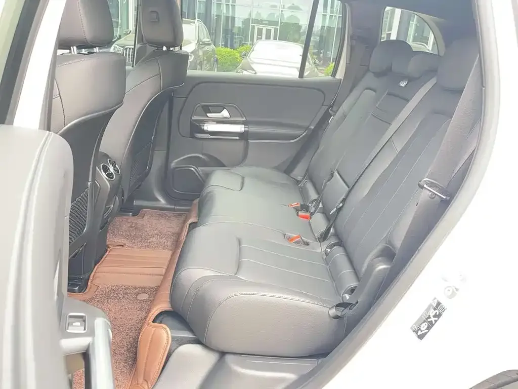 Mercedes-Benz EQB — фото 10