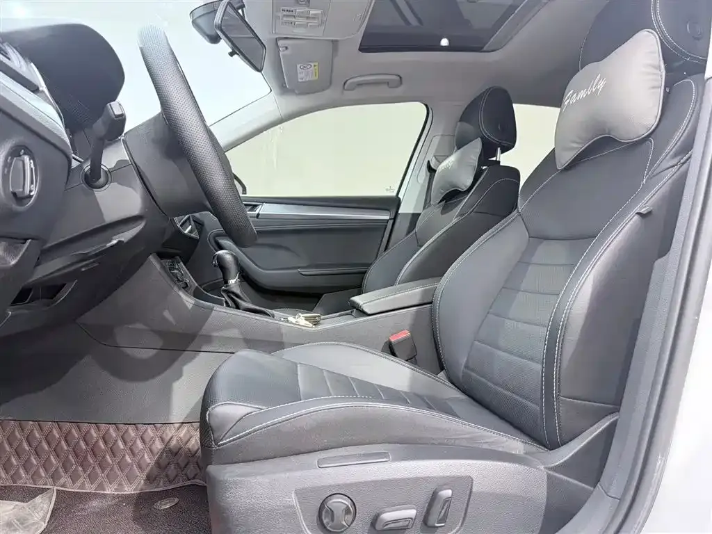 Skoda Superb — фото 8