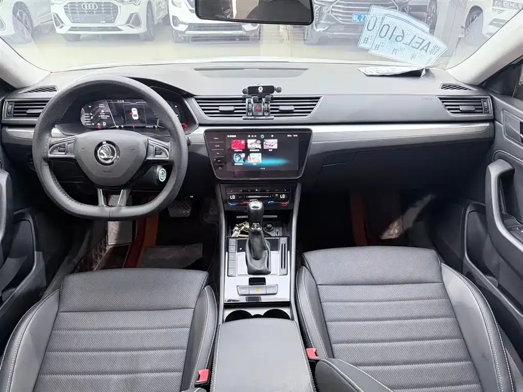 Skoda Superb — фото 9