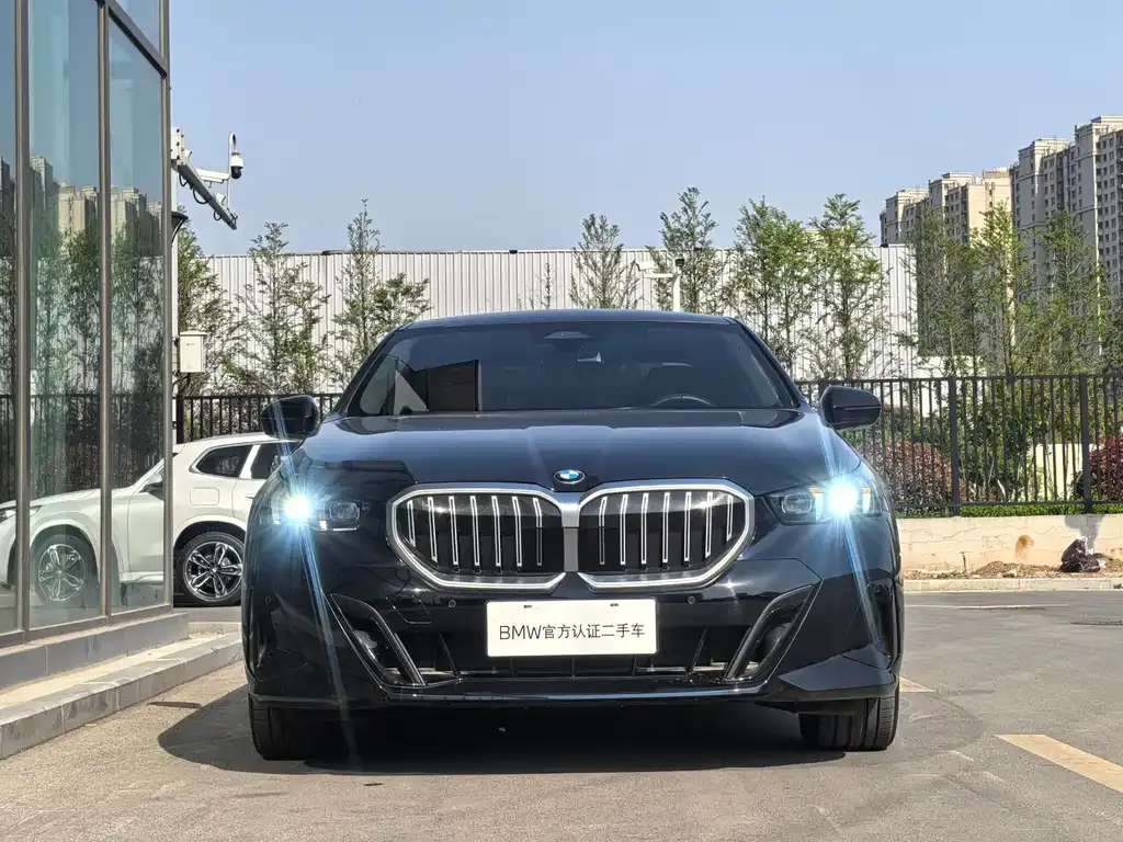 BMW 5 Series (Import) — фото 1