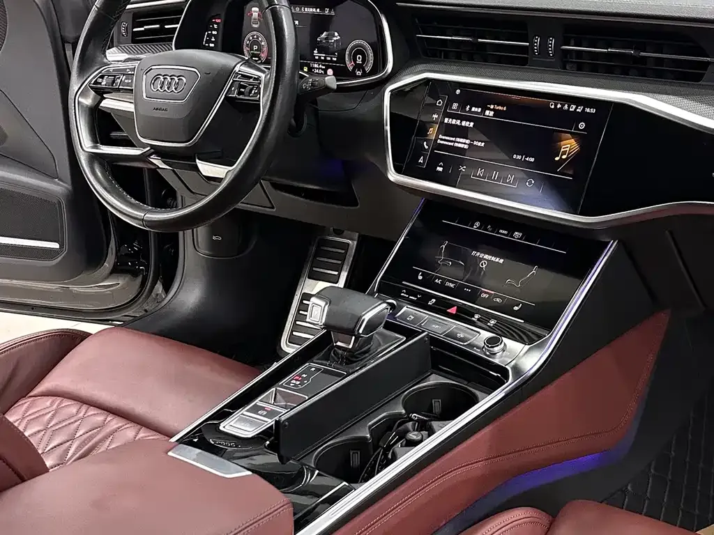 Audi A7L — фото 8
